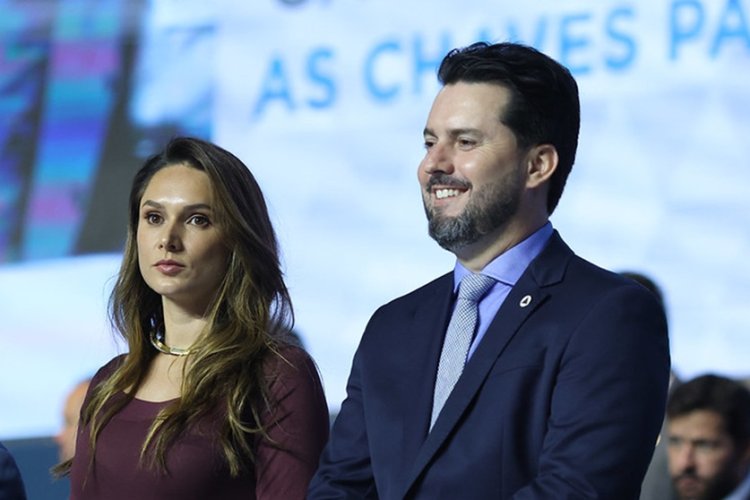 Deputada denuncia ameaça de Simões